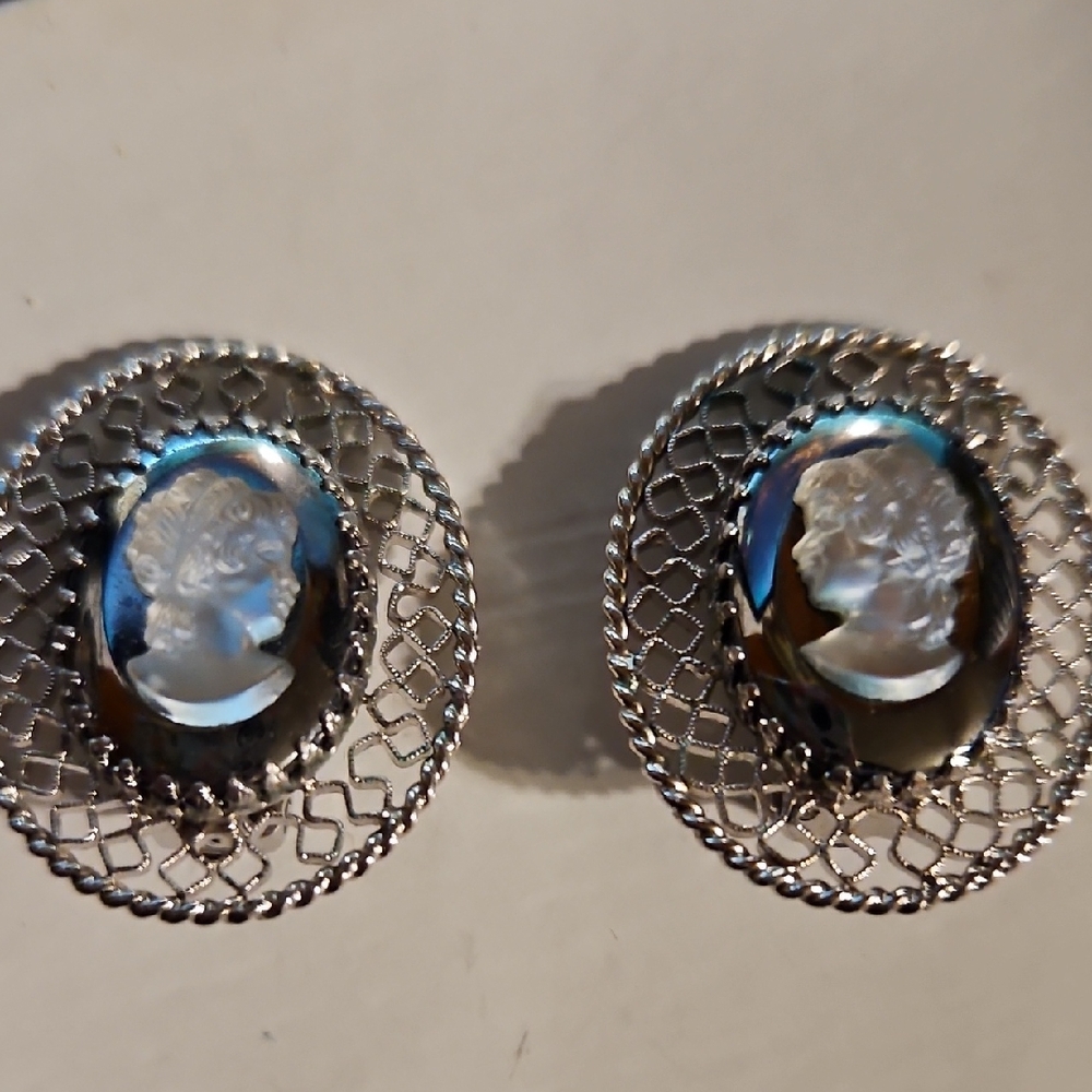 Vintage Whiting And Davis Cameo Clip Earrings